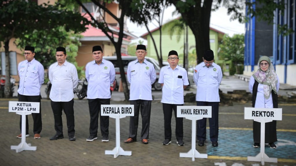 Barisan pimpinan saat mengikuti kegiatan apel (Foto: Humas/Jamal Ripani)
